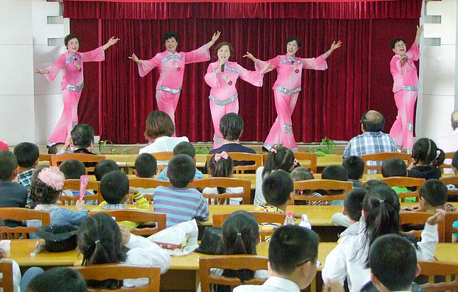 兴化老干部艺术团举办老少同乐联欢会