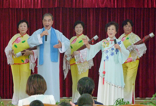 兴化老干部艺术团举办老少同乐联欢会